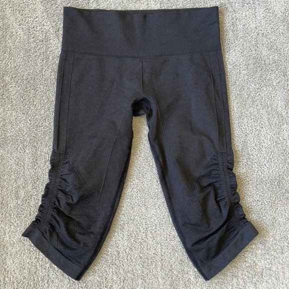 lululemon athletica Pants - EC Lululemon In The Flow Crop Leggings Black - Size 6